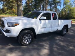Toyota Tacoma 2017 Pickup Truck Used full
