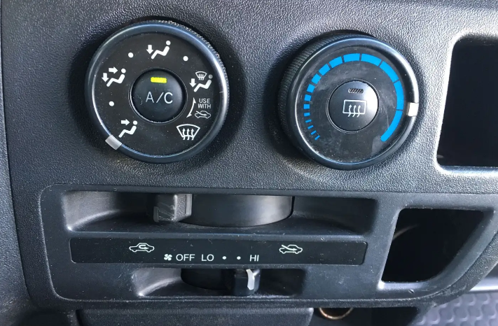 Toyota Hiace 2016 Bus Used full