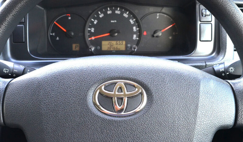 Toyota Hiace 2018 Van Used full