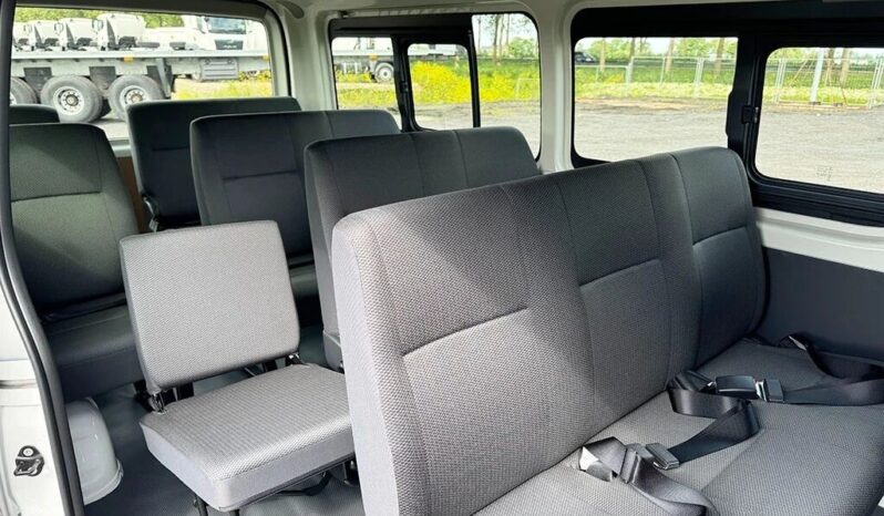 Toyota Hiace 2018 Van full