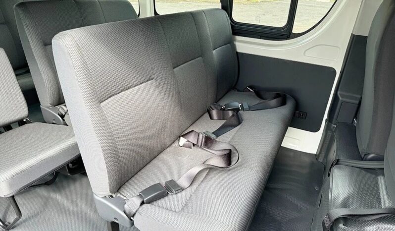 Toyota Hiace 2018 Van full
