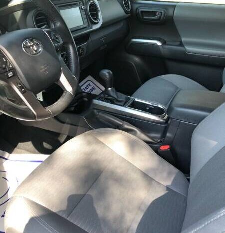 Toyota Tacoma 2017 Pickup Truck Used full