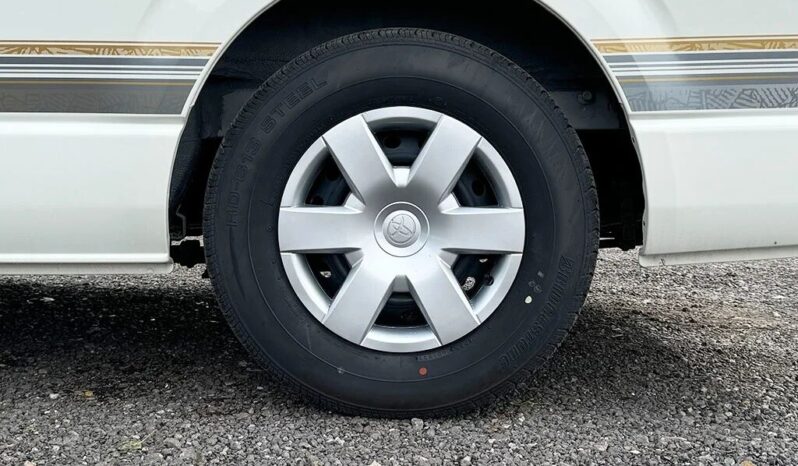 Toyota Hiace 2018 Van full