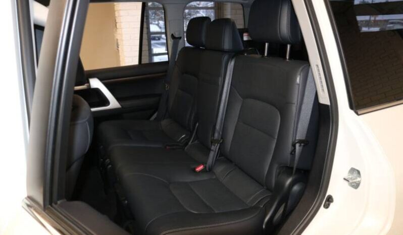 Toyota Land Cruiser 2019 SUV Used full