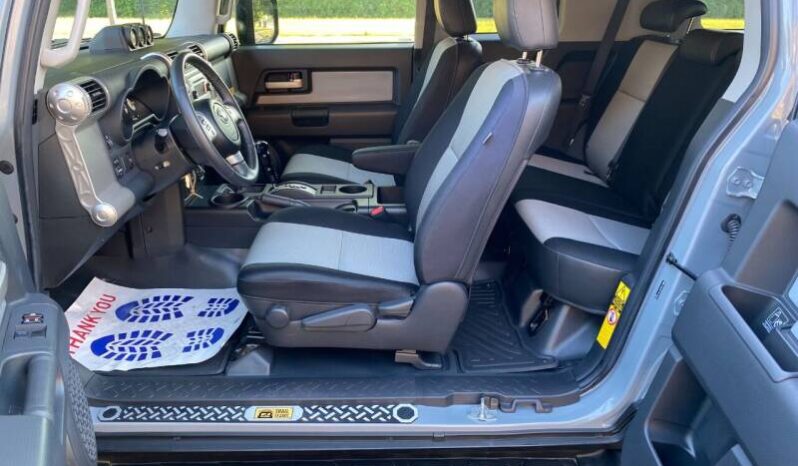 Toyota FJ Cruiser 2013 SUV Used full