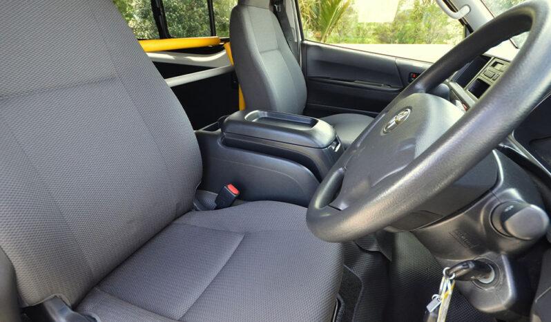 Toyota Hiace 2018 Van Used full