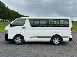 Toyota Hiace 2018 Van full