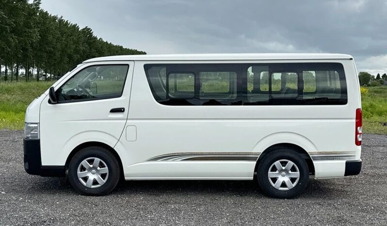 Toyota Hiace 2018 Van full