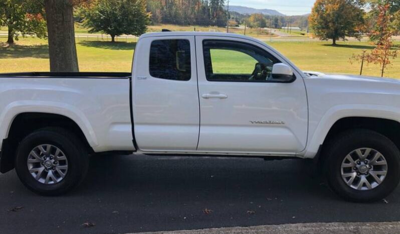 Toyota Tacoma 2017 Pickup Truck Used full