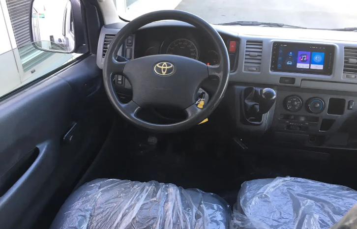 Toyota Hiace 2016 Bus Used full