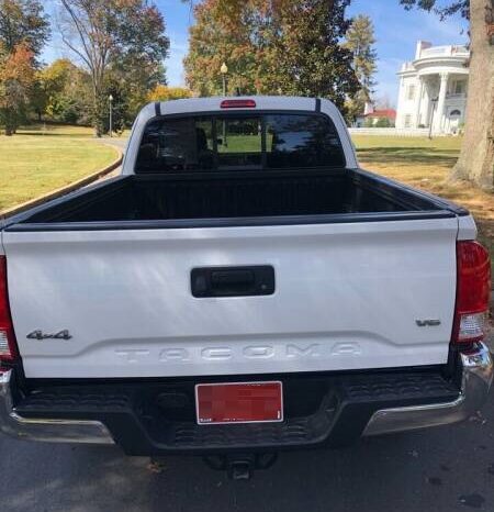 Toyota Tacoma 2017 Pickup Truck Used full