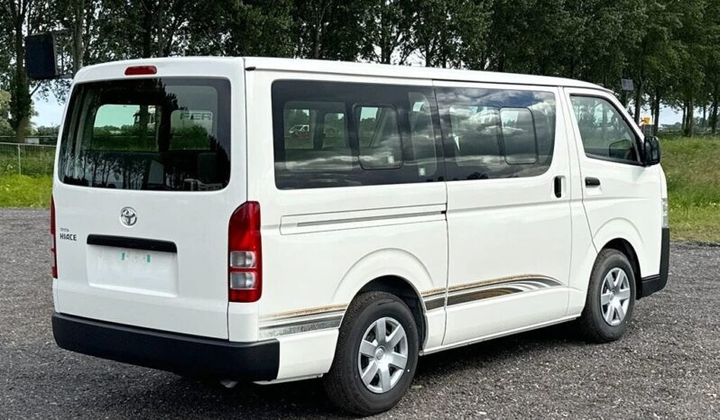 Toyota Hiace 2018 Van full