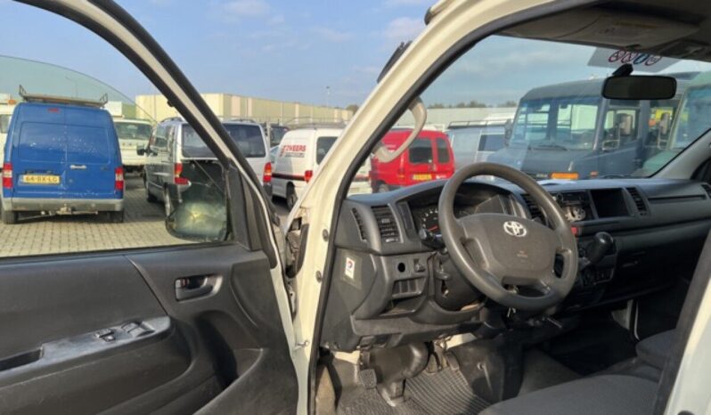 Toyota Hiace 2016 Van Used full