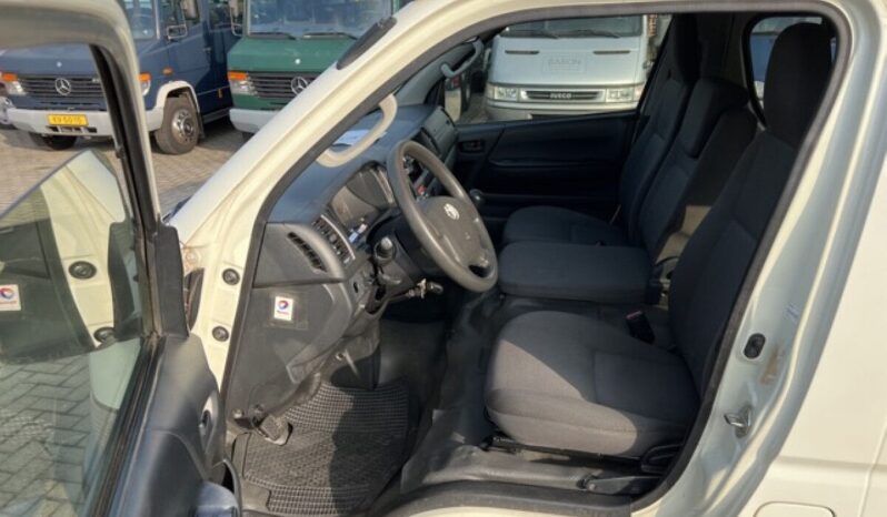 Toyota Hiace 2016 Van Used full