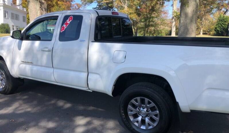 Toyota Tacoma 2017 Pickup Truck Used full