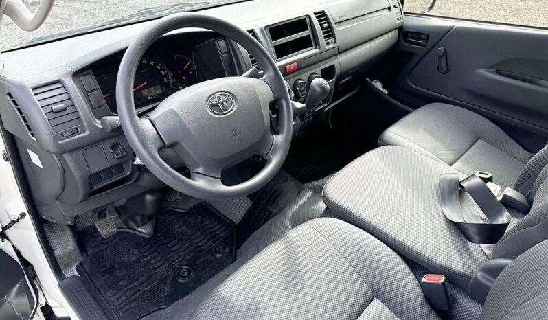 Toyota Hiace 2018 Van full