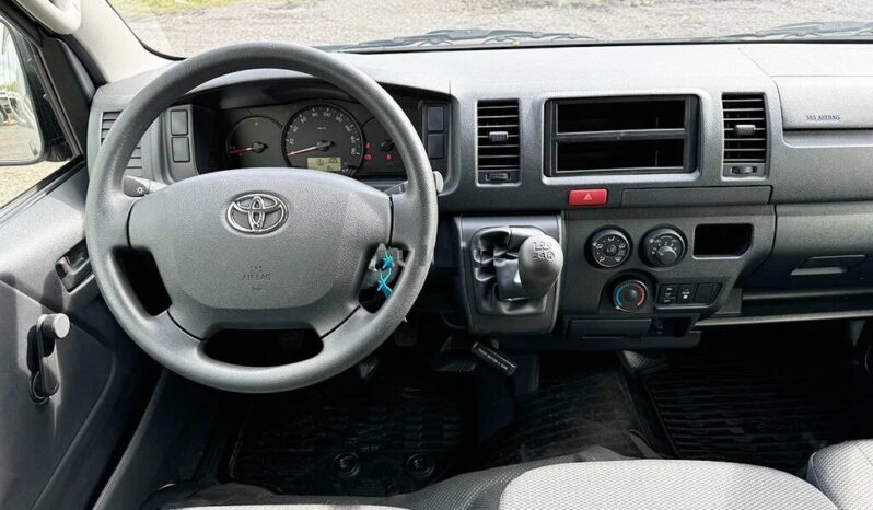 Toyota Hiace 2018 Van full